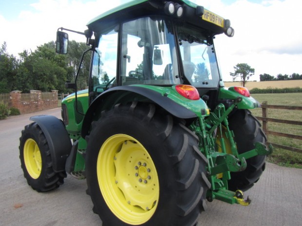 John Deere 5100R