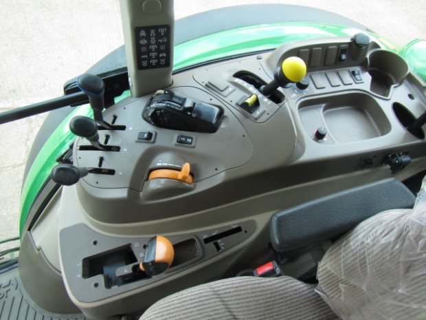 John Deere 5100R