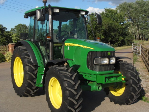 John Deere 5720