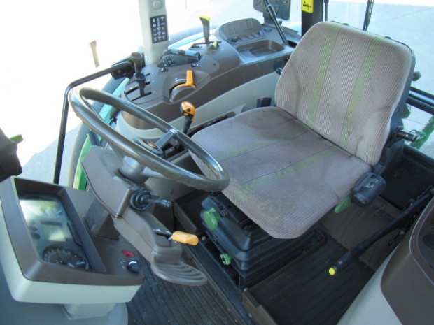 John Deere 5720