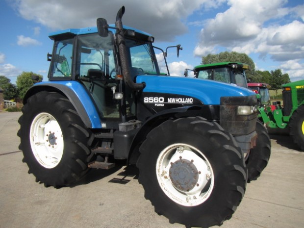 New Holland 8560