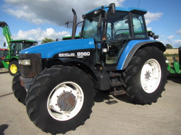 New Holland 8560