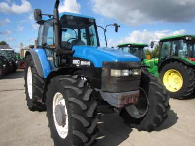 New Holland 8560
