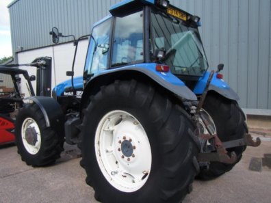 New Holland 8560