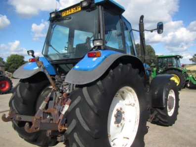 New Holland 8560
