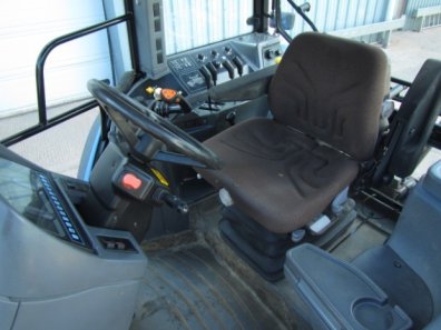 New Holland 8560