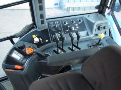 New Holland 8560