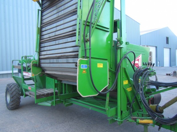 Wuhlmaus 1033 potato harvester
