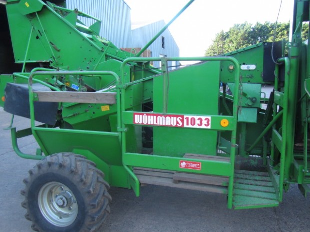 Wuhlmaus 1033 potato harvester