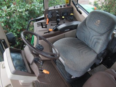 John Deere 6910S