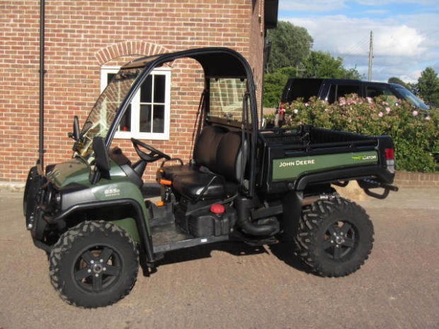 John Deere 855D Gator