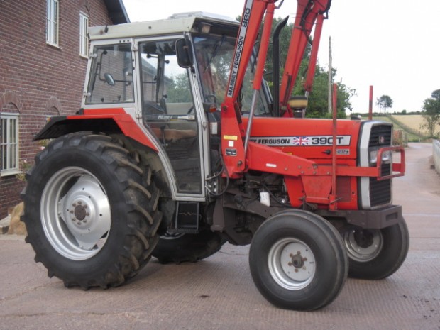 Massey Ferguson 390T
