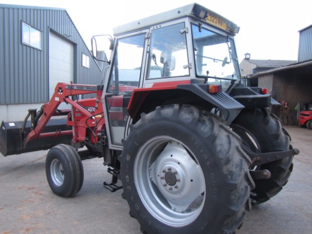 Massey Ferguson 390T