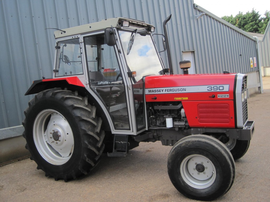 Massey Ferguson 390