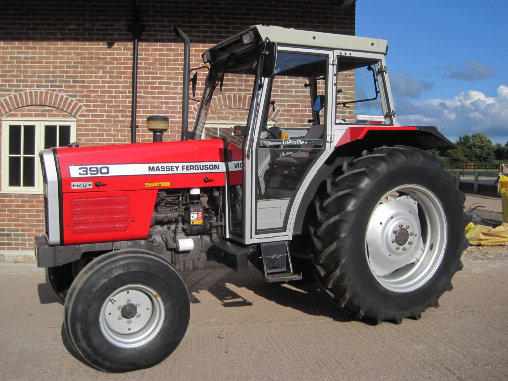 Massey Ferguson 390