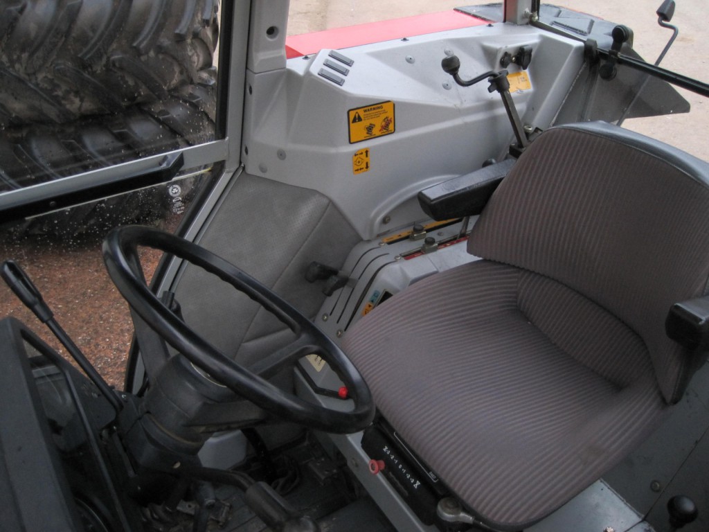 Massey Ferguson 390