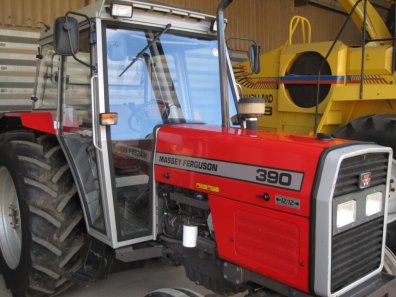 Massey Ferguson 390