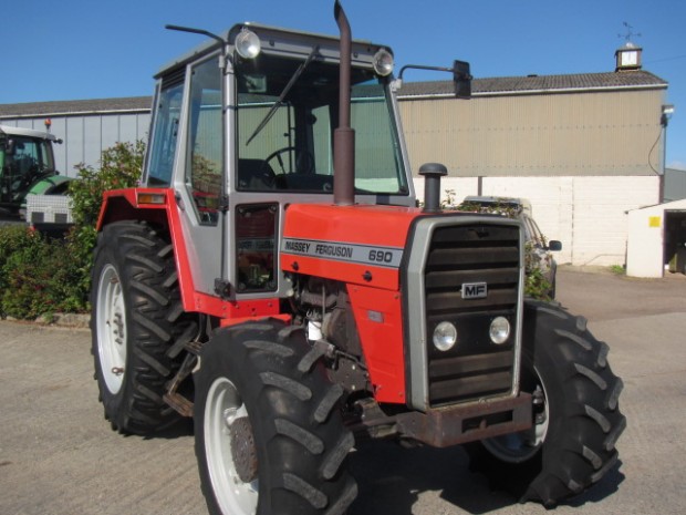Massey Ferguson 690