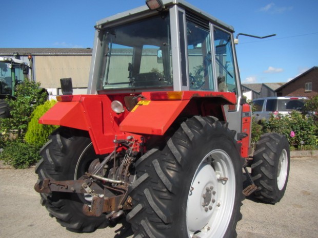 Massey Ferguson 690