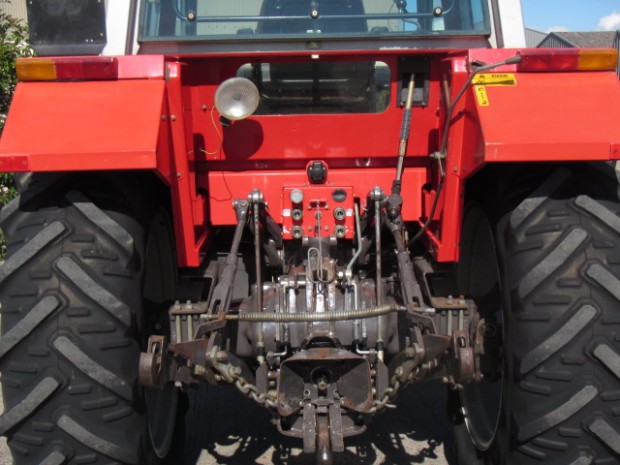 Massey Ferguson 690