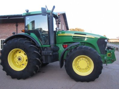 John Deere 7920