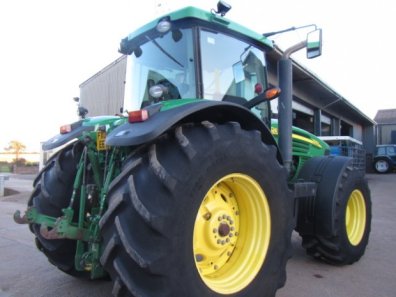 John Deere 7920