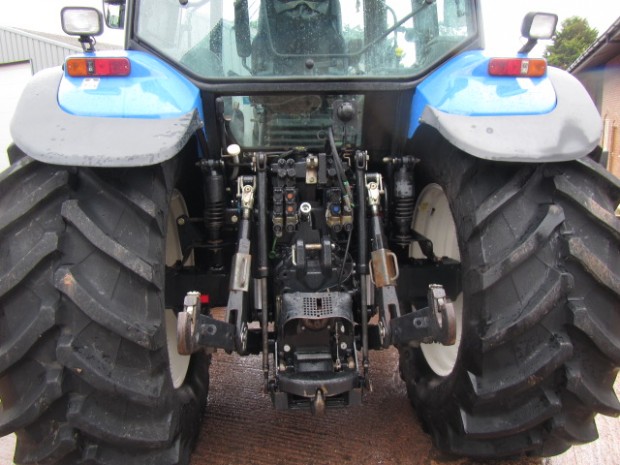 New Holland TM155