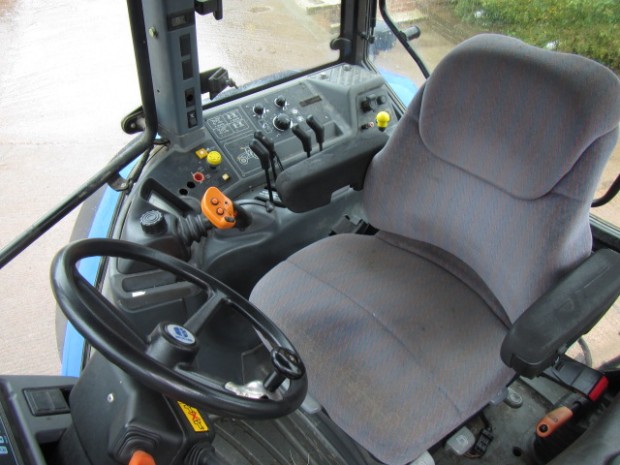New Holland TM155