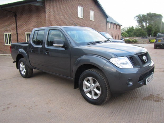 Nissan Navara Visia double cab pickup 2.5 DCi