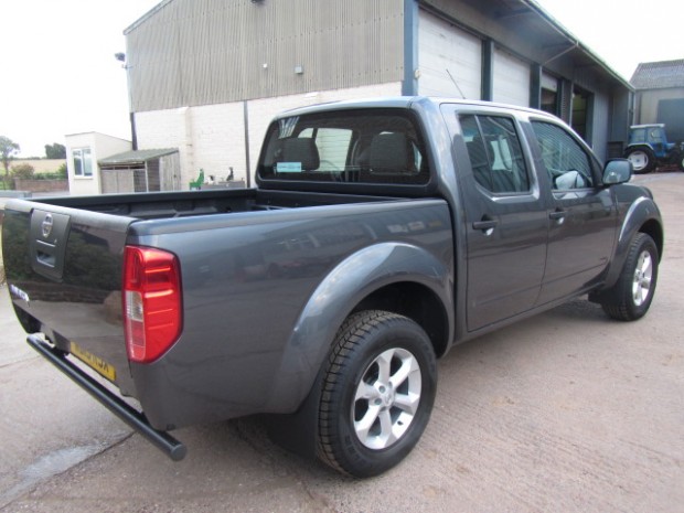 Nissan Navara Visia double cab pickup 2.5 DCi