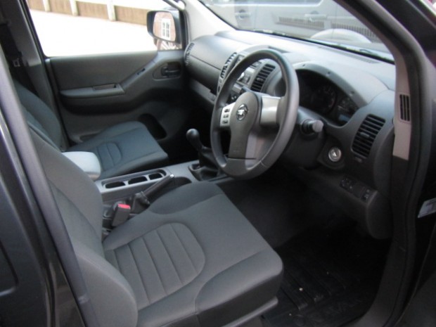 Nissan Navara Visia double cab pickup 2.5 DCi