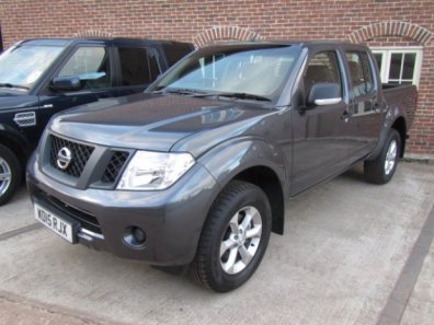 Nissan Navara Visia double cab pickup 2.5 DCi