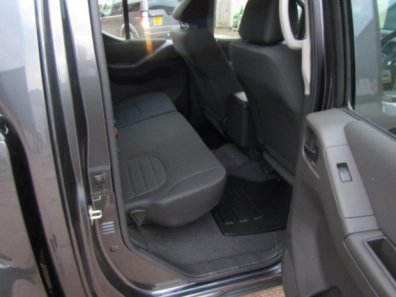 Nissan Navara Visia double cab pickup 2.5 DCi