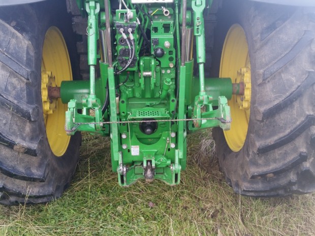 John Deere 7820