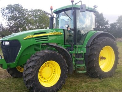 John Deere 7820