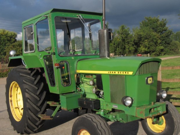 John Deere 3130
