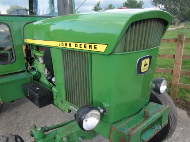 John Deere 3130