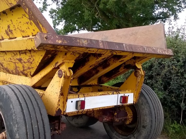 Chief 12 ton dump trailer