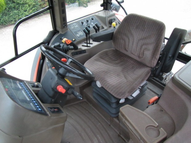 New Holland M115