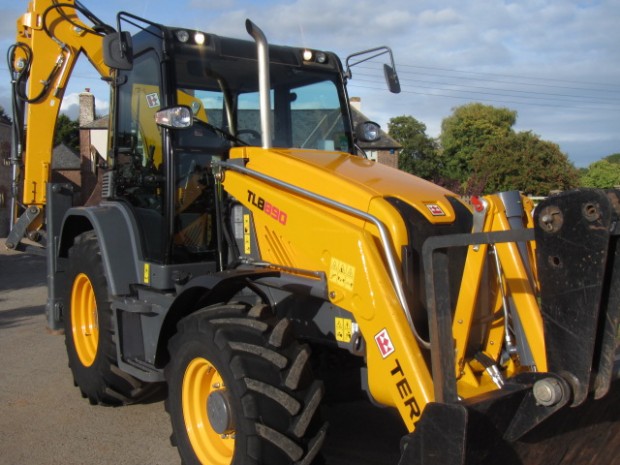 Terex TLB 890 wheeled digger