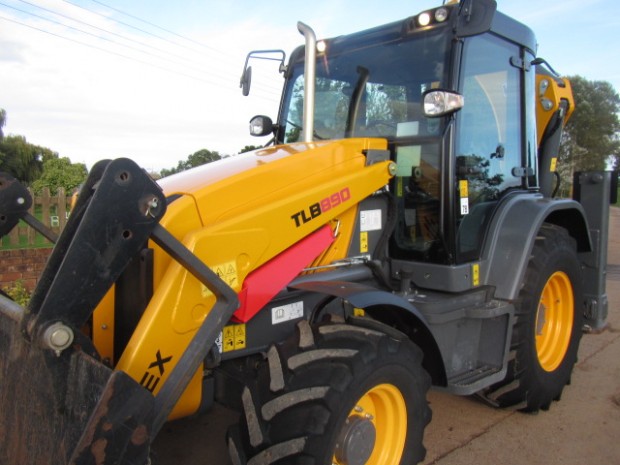 Terex TLB 890 wheeled digger