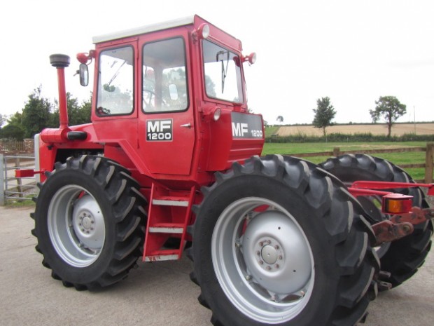 Massey Ferguson 1200