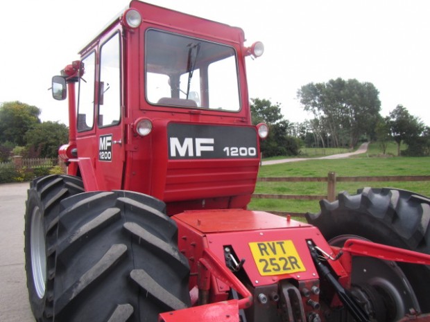 Massey Ferguson 1200