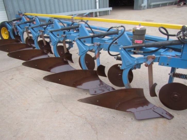 Overum 6 furrow conventional semi mounted plough