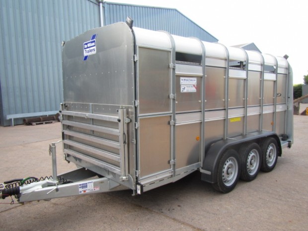 Ifor Williams TA510G3-14 tri-axle trailer