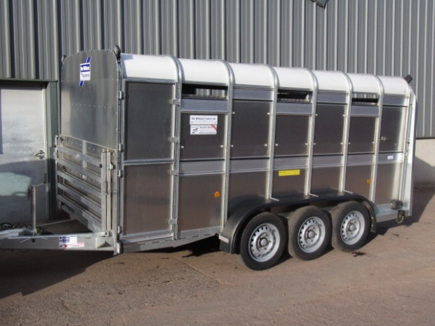 Ifor Williams TA510G3-14 tri-axle trailer