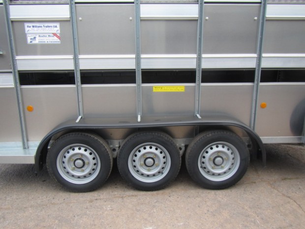 Ifor Williams TA510G3-14 tri-axle trailer