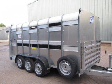 Ifor Williams TA510G3-14 tri-axle trailer