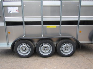 Ifor Williams TA510G3-14 tri-axle trailer
