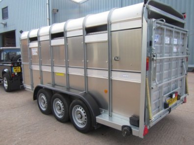 Ifor Williams TA510G3-14 tri-axle trailer